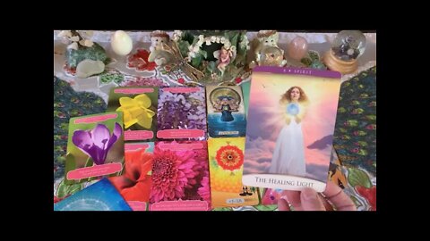 Pisces ♓️ “Love, Harmony, Unity! Leading By Example.” April Tarot, Aura, Love & Flower Reading. 🌷🌷