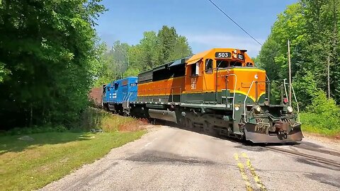 You Can HEAR This Heavy Freight Train Long Before You See It! #trains #trainvideo | Jason Asselin