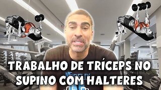 Trabalho do tríceps no supino com halteres