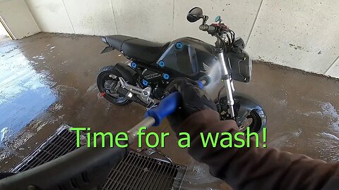 2022 Honda Grom-Motovlog 096-Washing the Grom