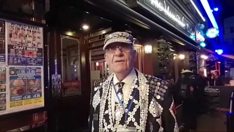 PEARLY KING I AM PROUD TO BE ENGLISH PROUD BE BRITISH #pearlyking