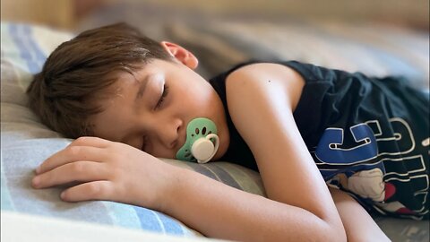 Porque é importante as crianças dormirem tanto? Vida de Pai
