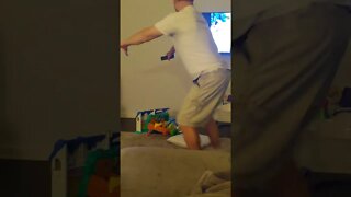 Dad Dancing to Twinnem!