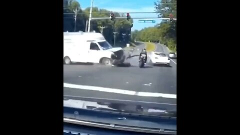 Close call 😮 motorcycle 🏍️