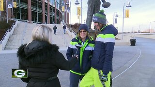 Seattle fans trickle in to Lambeau