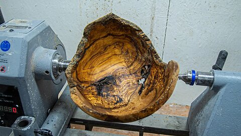 Woodturning - Olive Bowl to Piece of Art