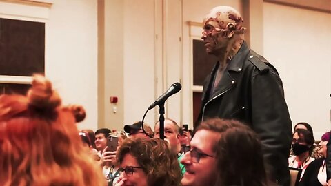 The Funniest Moment at Rhode Island Comic Con #zombiesighting #johnnyHopeless #jasonandthekruegers