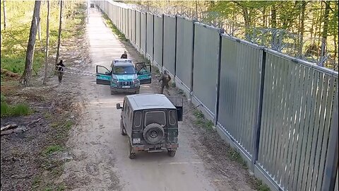 Migrants Attack Polish Border Guards🤔