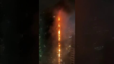 A 24-story skyscraper caught fire in Istanbul, people were evacuated, no one was hurt