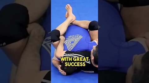 Guard in MMA: Be Very Close Or Very Far