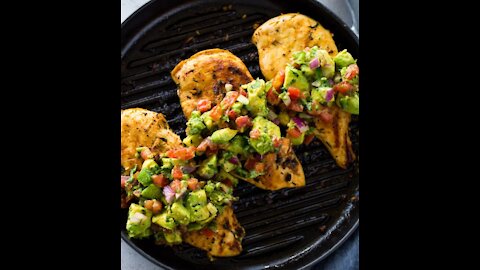 🔥Grilled Chicken Breasts with Avocado 🥑