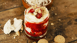 10-minute raspberry and meringue mess recipe