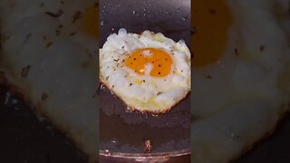 Crispy crunchy fried egg cooking ASMR