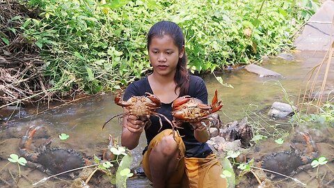 Survival skills: Catch big crabs - Crabs soup with Peppers sauce for lunch