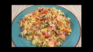Chinese super fried rice with bacon, carrots, sweet peas, sweet corns , and water chestnut 扬州炒饭