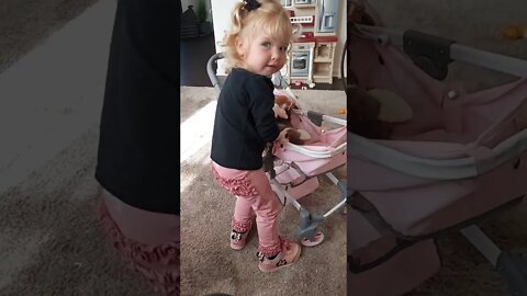 CUTE Butt Shaking Toddler