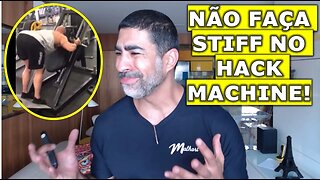 Exercícios para posteriores de coxa: stiff no hack machine