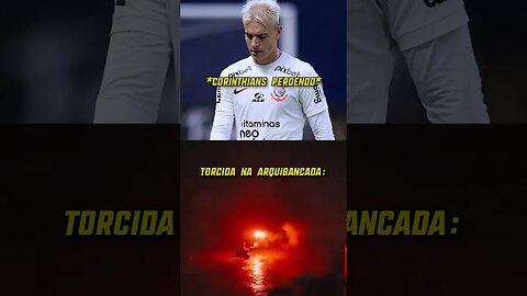 *Corinthians perdendo* Torcida na arquibancada: