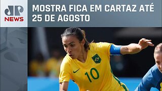 Exposição 'Rainhas de Copas' celebra o futebol feminino