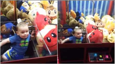 Toddler breaks into claw-machine game
