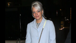 Lily Allen 'considers a theatre career'