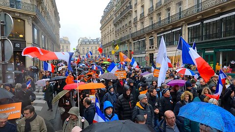 Manifestation "Macron destitution !", Place des Victoires à Paris le 14/01/2023 - Vidéo 1