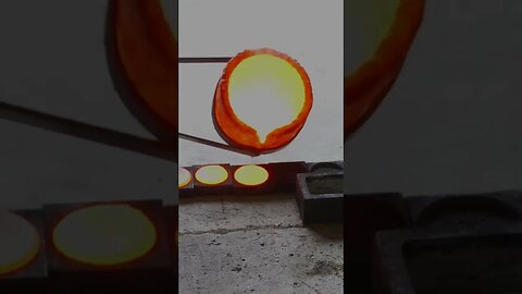 🔥Hot copper coins #copper #devilforge #metalcasting #pouring #casting