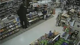 Suspect pulls gun on clerk in Ridgecrest part 2