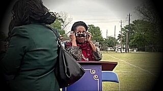 Sheila Jackson Lee says moon is made up mostly of gasses, struggles to put on Solar Eclipse glasses