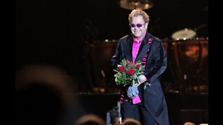 Sir Elton John signs up for Netflix documentary