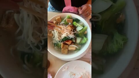 #foodie #sessionstv #pho #vegan #foodlover #noodles #vietnam