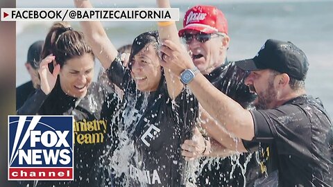 12,000 people take the biblical plunge in the largest baptism in US history