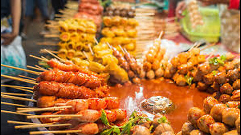 Vietnamese Street Food in Hoi An, Street Food in Viet Nam