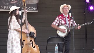 Larry Sigmon & Martha Spencer - Bad Moon Rising