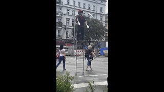 Juggler balancing act | #berlin #youtubeviral #viral
