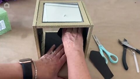 Turn a $1 paper towel holder into jaw dropping decor!