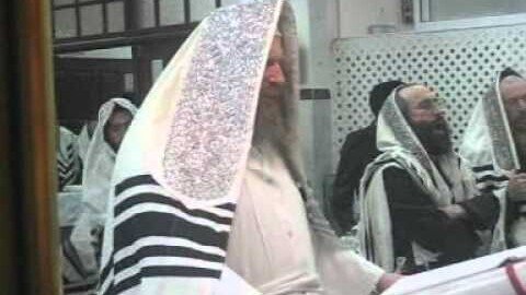Pittsburger Rebbe ztl during the Jewish Holidays