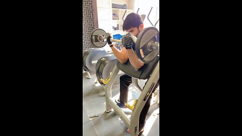 "RAPID BICEP GROWTH UNLEASHED: MASTER PREACHER CURL EXERCISES FOR BIGGER GUNS AT THE GYM!"