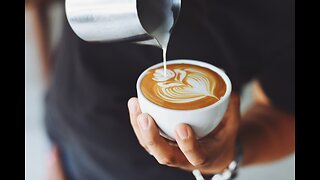 Latte art lesson :the swan