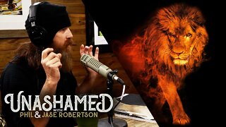 Jase Wrestles with the Animal Kingdom & Phil Feels Strange Visiting Town | Ep 442