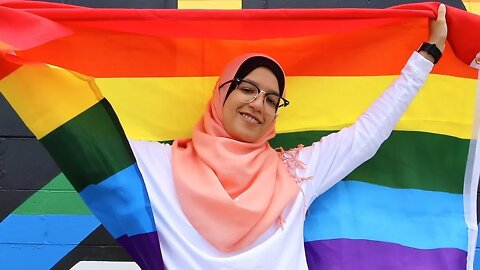 Lesbian Muslim : “God Hasn't Stopped Me"