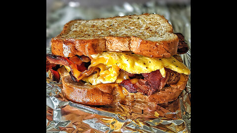 Delicious & Juicy: Ron's Jr Mouthwatering Egg Turkey Bacon Sandwich!