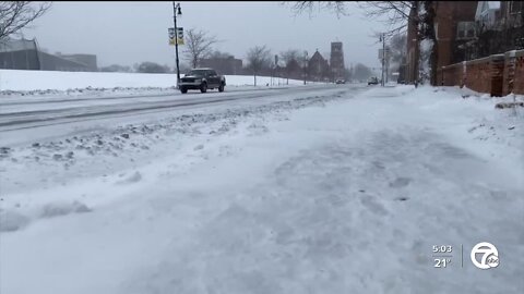Contractors have until 6:00 p.m. Friday to clear Detroit's residential streets