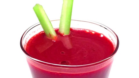 How to make a healthy carrot, beet, apple and celery juice