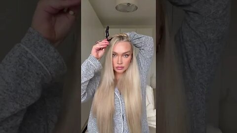 @ashleyswagnerxo is using our Superior 22"" Platinum Blonde clip in extensions #hairtutorial