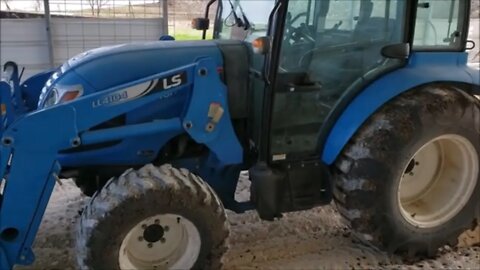 An awesome spot on your tractor for a toolbox. DIY at home cheap and easy. Simple and creative.