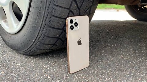 Iphone 11 pro vs Car 😯😯