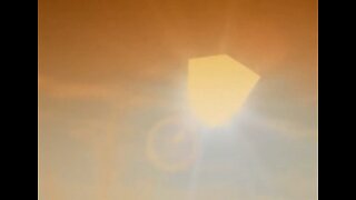 Cube-shaped UFO over Missouri