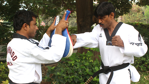 Record Breaking Martial Artist Has Can Throw More Than 300 Punches In A Minute