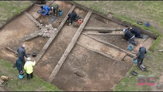 Archaeologists unearth Anglo-Saxon oven and building